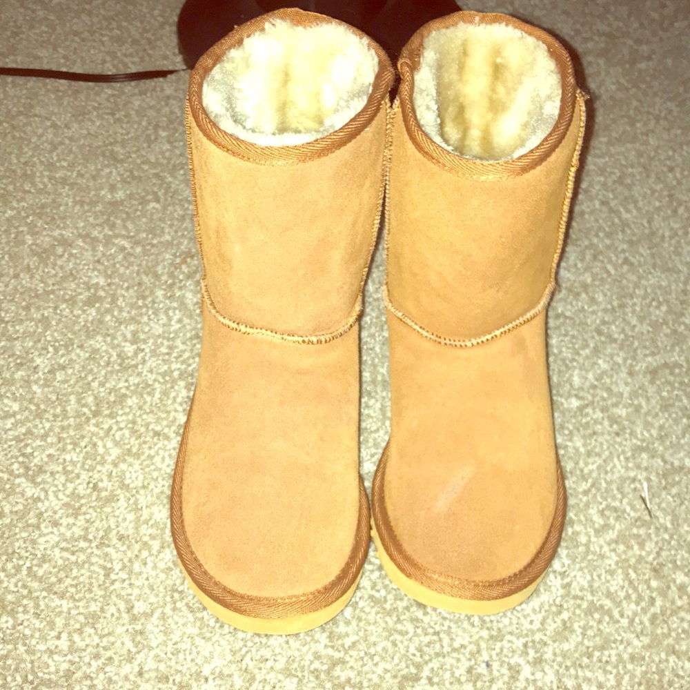brown uggs